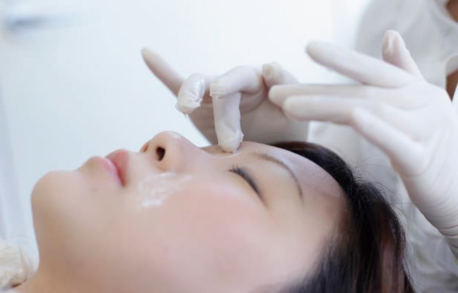 ケミカルピーリング｜お肌と予防のクリニック